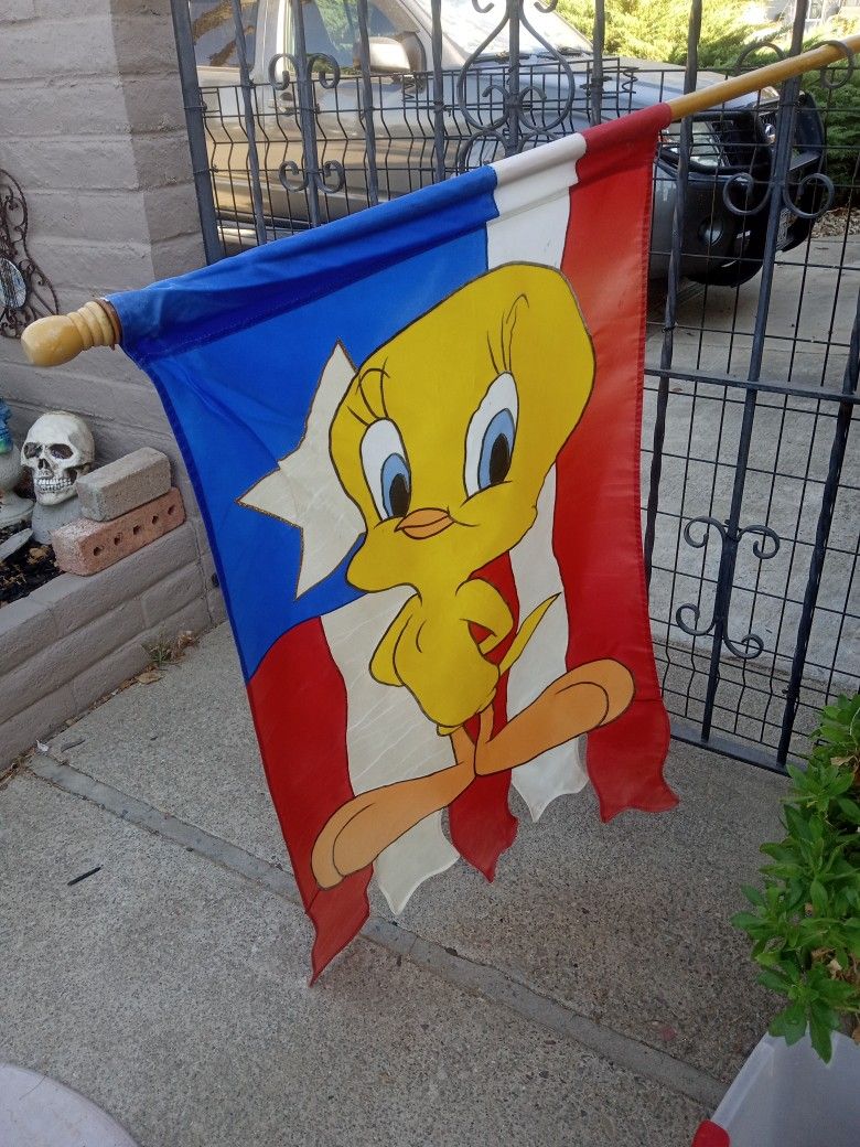 VINTAGE TWEETY BIRD FLAG