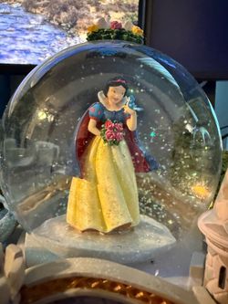 Disney Princesses Snow Globe Figurine Snow White Ariel Aurora Cinderella Belle