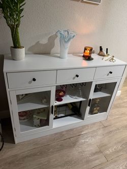 White wine bar in great condition