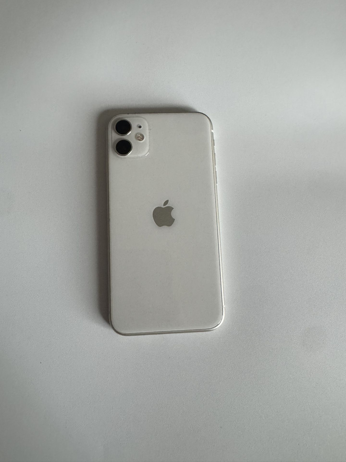 Unlocked iPhone 11 64 GB - Works with Any Carrier
