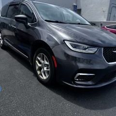 2022 Chrysler PACIFICA Touring.  L Clean Title.