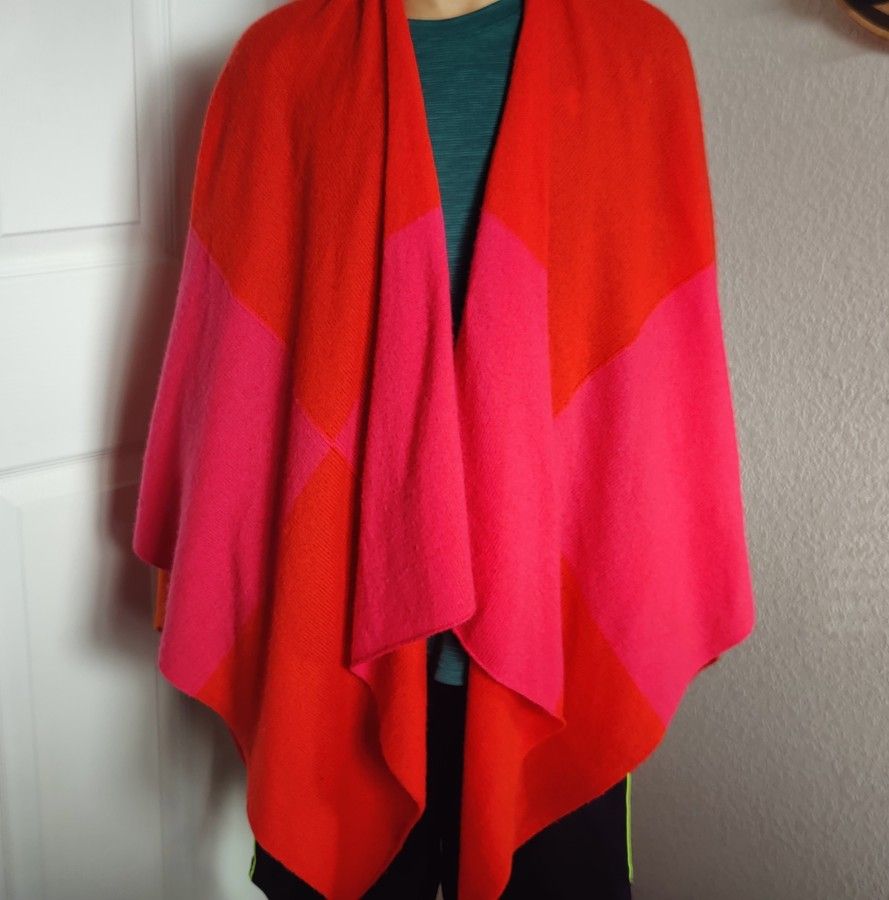 Pretty J.McLaughlin Cashmere Wrap ( Fits All Sizes) Original Cost $300