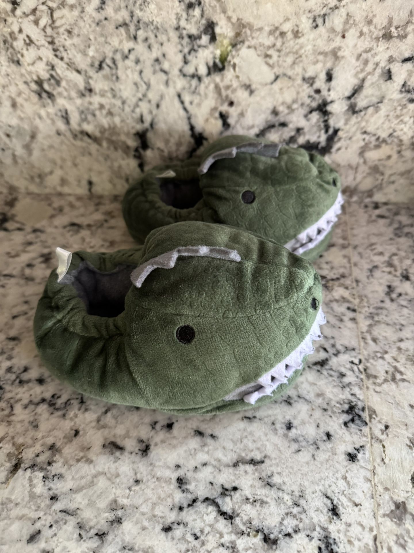 Slippers Dinosaur Size 9/10