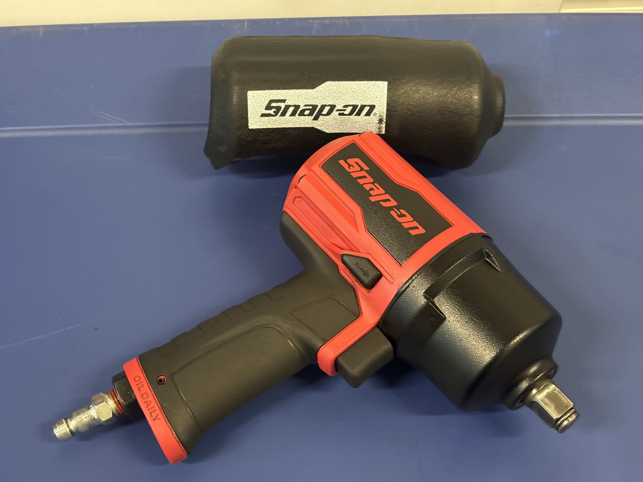 Snap-on Tools 1/2" Drive Air Impact Wrench (Red) MODEL # PT850