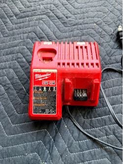 Milwaukee packout duel charger