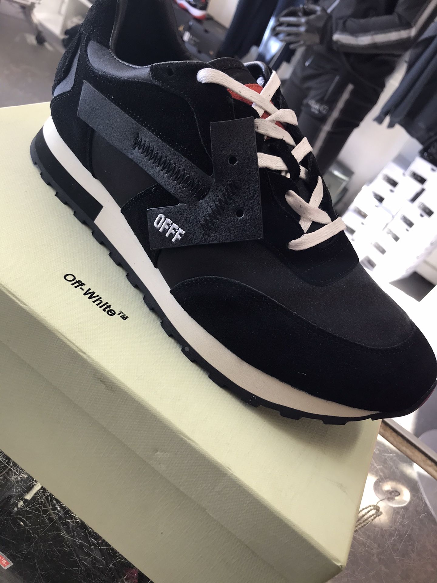 Offwhite Sneakers