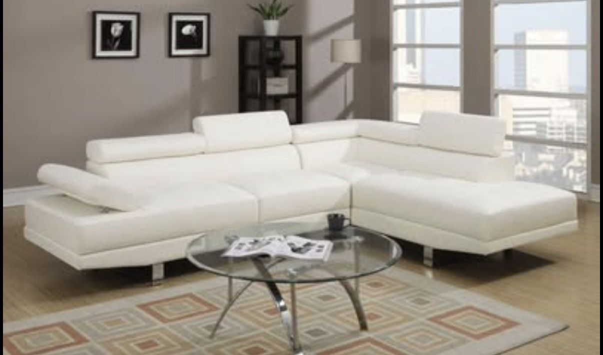 Poundex F7320 White Two Piece Sectional