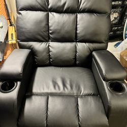 34” Wide Recliner With Massage 
