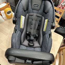 Evenflo Infant Car Seat With Base for Sale in Jericho, NY - OfferUp