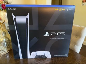 Playstation 5 Digital Edition  Console (825GB) in Excellent like new condition with original box!