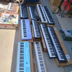 New Regular And Smart Keyboards And Pianos 50% Off Retail Prices Are $40-$75 Each