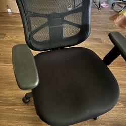 Desk Chair $50 Or Better Offer 
