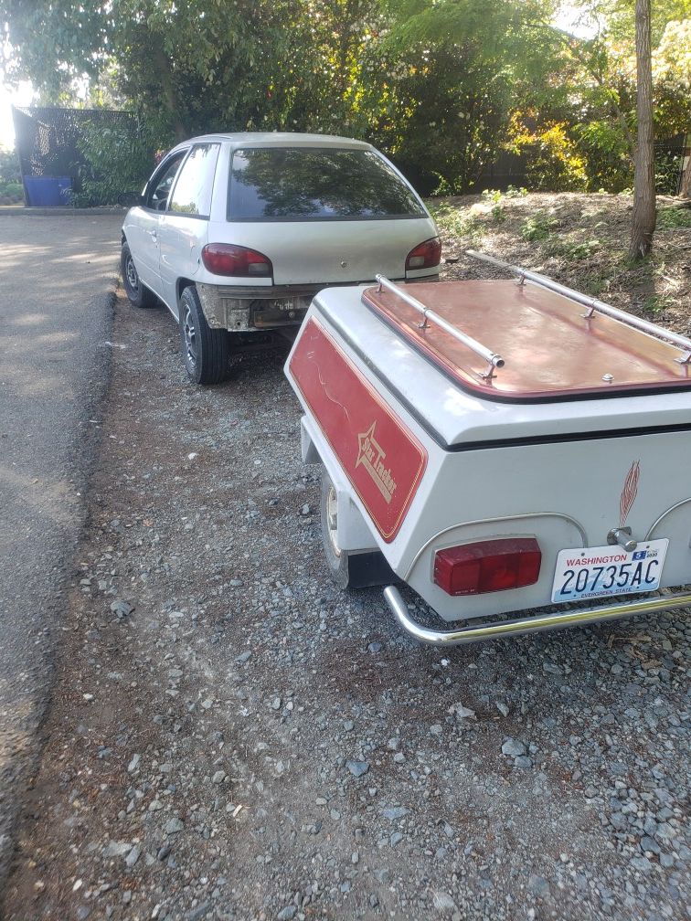 Small enclosed fiberglass trailer with title and keys