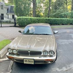 2001 Jaguar XJ8 Vanden Plas (LWB) – Topaz Metallic | $6,900 | Buckhead, Atlanta