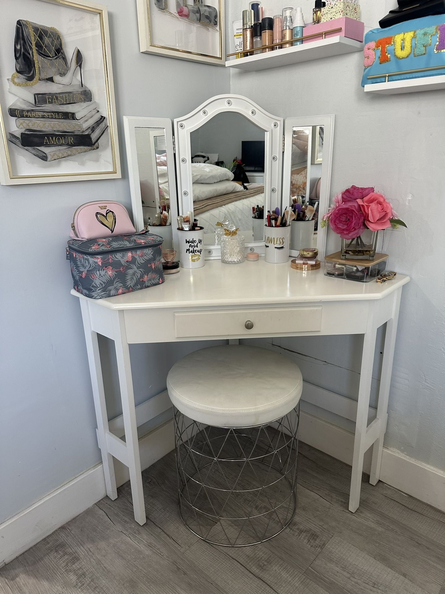 Vanity Table ,Mirror And Stool