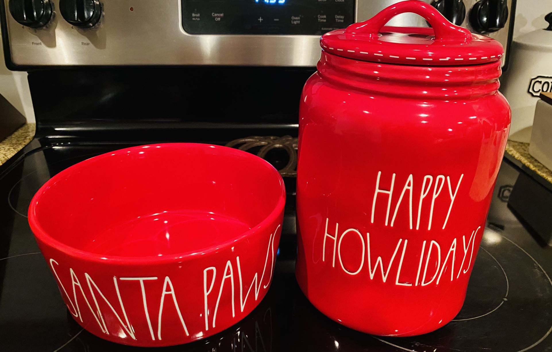 Rae Dun  Santa Paws And Happy Howlidays!