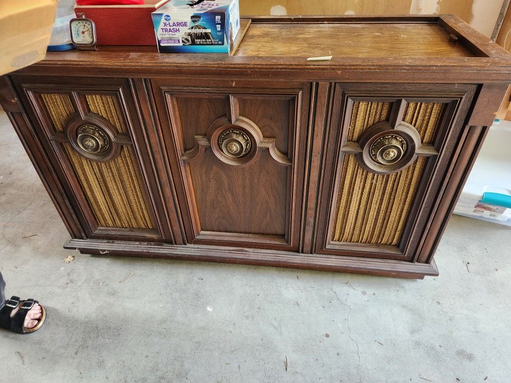 70s Magnavox Astro Sonic Console Stereo Radio Record Player
