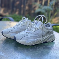  Adidas Yeezy Boost 700 Analog Size 5 Mens 7 Womens used condition. Authentic. Does not include box