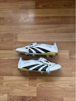 PREDATOR PRO FOLD-OVER TONGUE FIRM GROUND CLEATS size 10 mens
