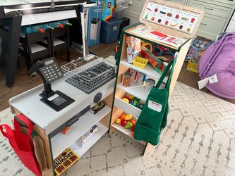 Melissa & Doug Food Mart Grocery Store Pretend Play