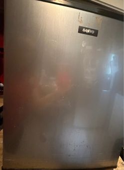 Mini fridge