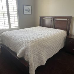 Queen Size Bed Room Set 