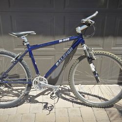 Raleigh M400 mountain bike