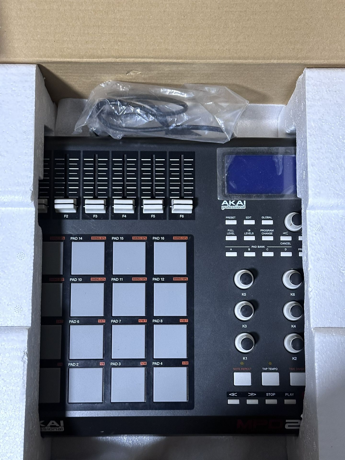 Akai Mpd26
