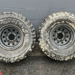 Two 15x8 steel outlaw style wheels 5 on 5.5 lug jeep, Ford, Dodge