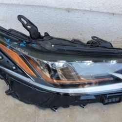 2019 - 2021 LEXUS ES ES350 ES300h RIGHT
HEADLIGHT PASSENGER SIDE TRIPLE BEAM
USED OEM. H4