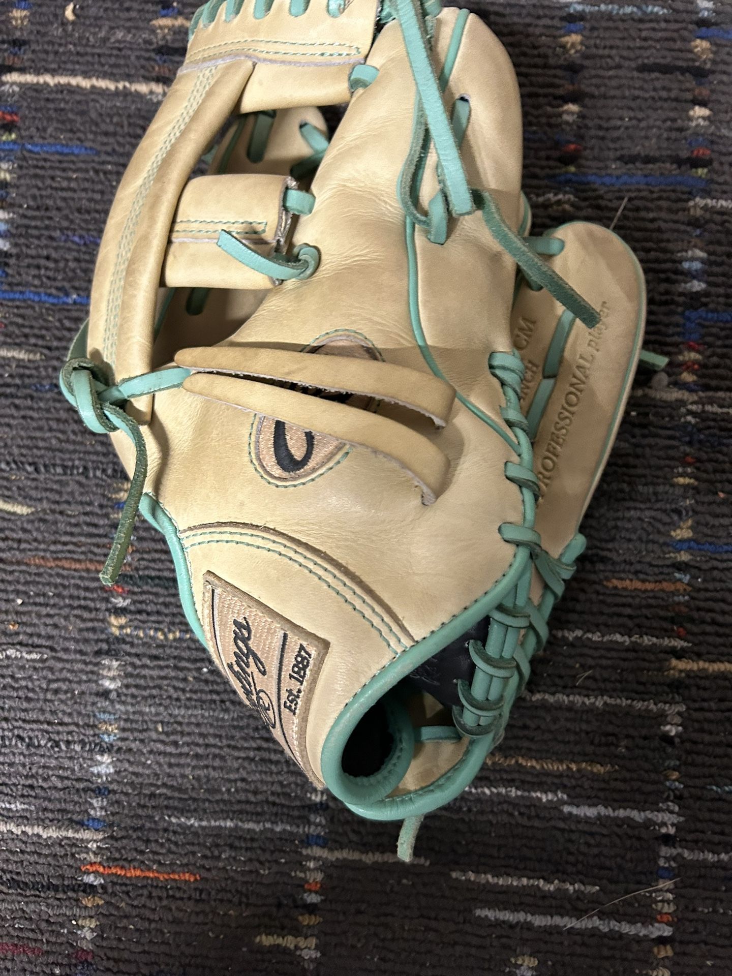 Heart of The Hide Baseball Glove