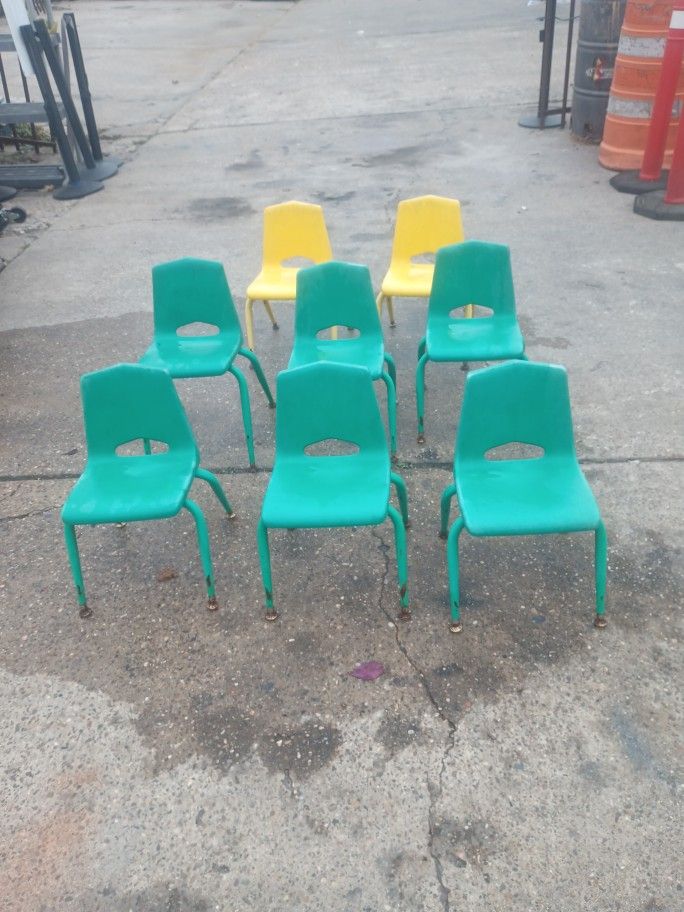 Kids Chairs Outdoor (( 10 )) Molded Eames Style Cadillac Green 6. Yellow 2 Used Good Condition