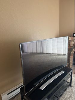 Smart TV Samsung + TV Stand + Apple TV