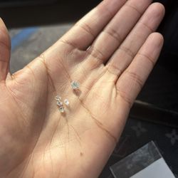 5 Natural Diamonds 