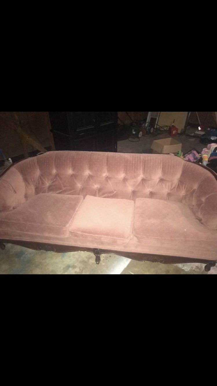 Couch for sale 20 dollars