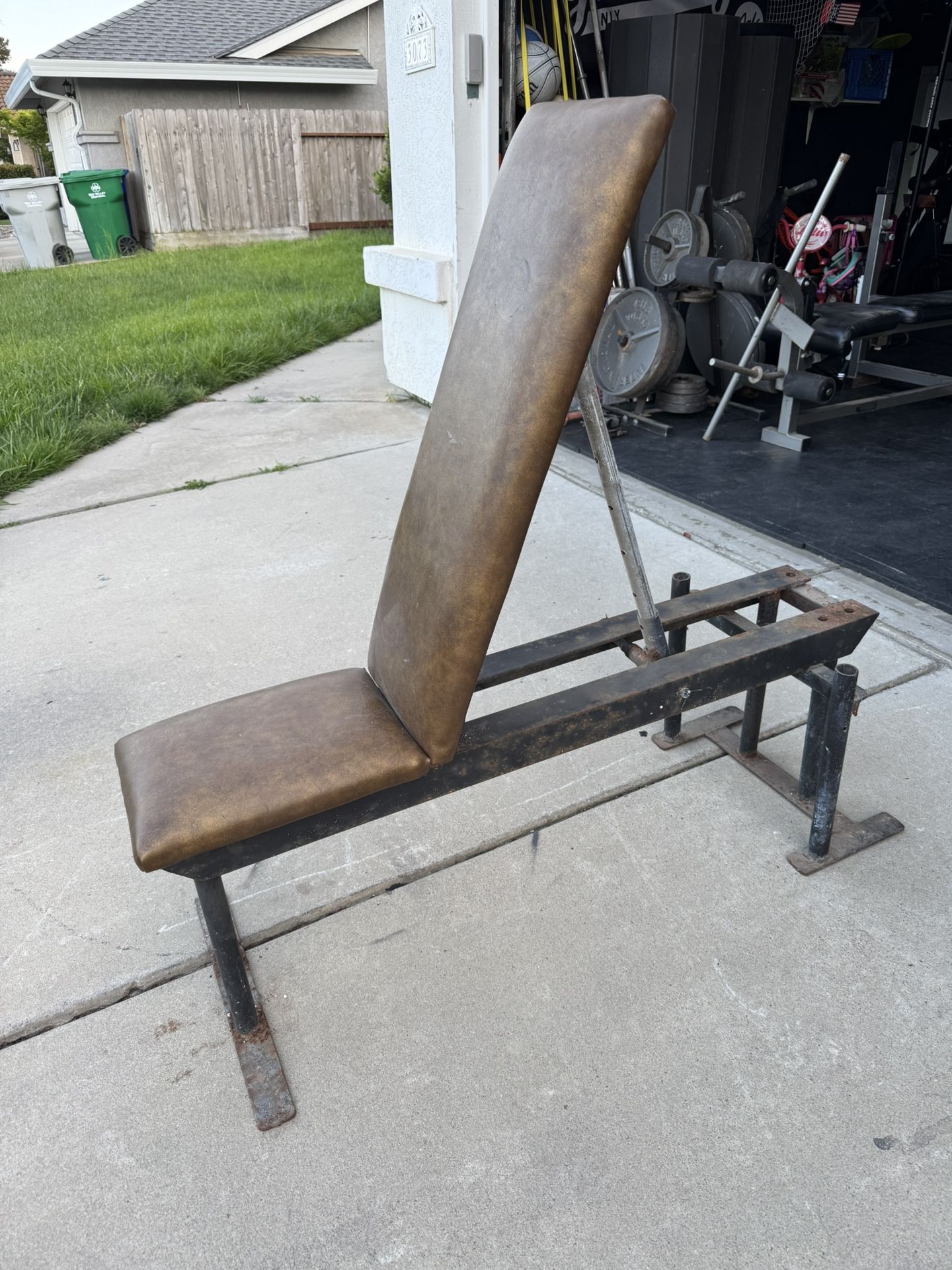 Old School Weight Bench