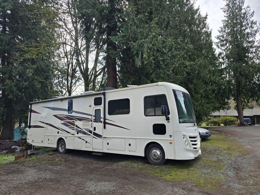 2021 Fleetwood Flair 34J