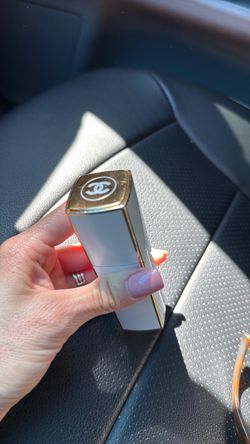 Chanel purse/travel perfume in White and Gold Case