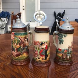 3 Collectible Mugs