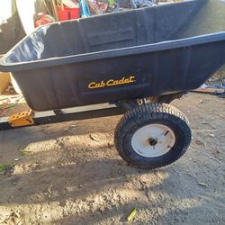 Cub Cadet Dumper
