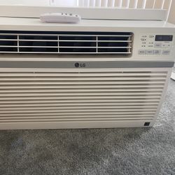 LG Smart Think 12000 BTU Window Ac