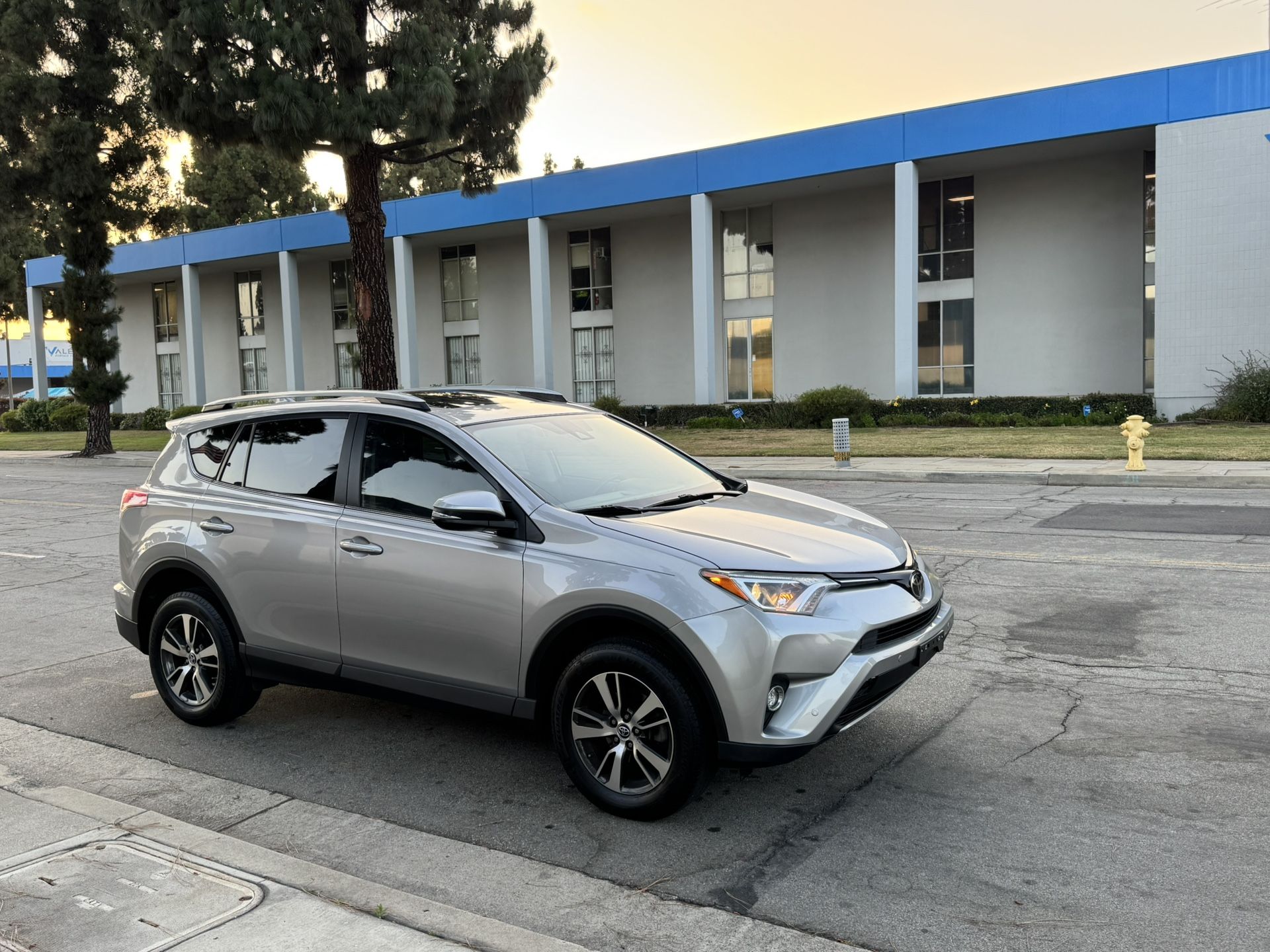 TOYOTA RAV 4 XLE SPORT