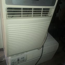 S Two Brand New Air Conditioners Top Of The Line Window Units $50 A Piece
