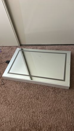 Vanity, mirror