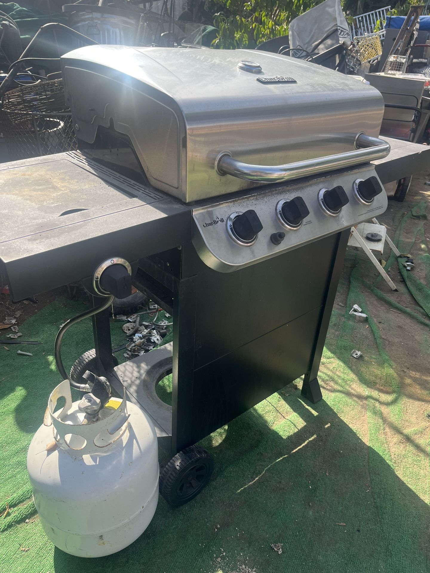 Asador De Gas, No Incluye Tanque