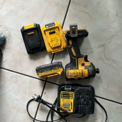 dewalt drill with batterys and charger