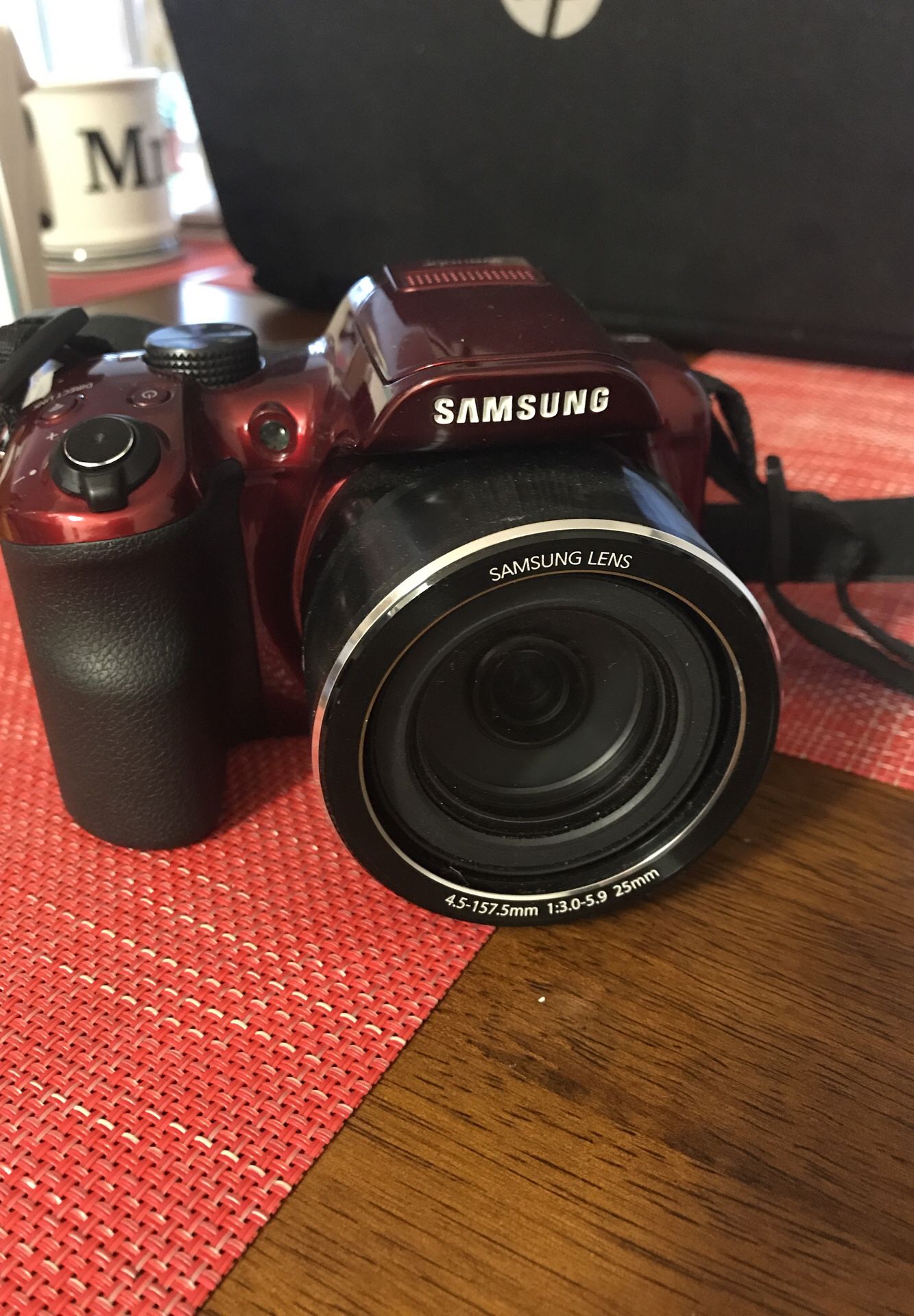 DSLR Camera with Charger and SD Card
