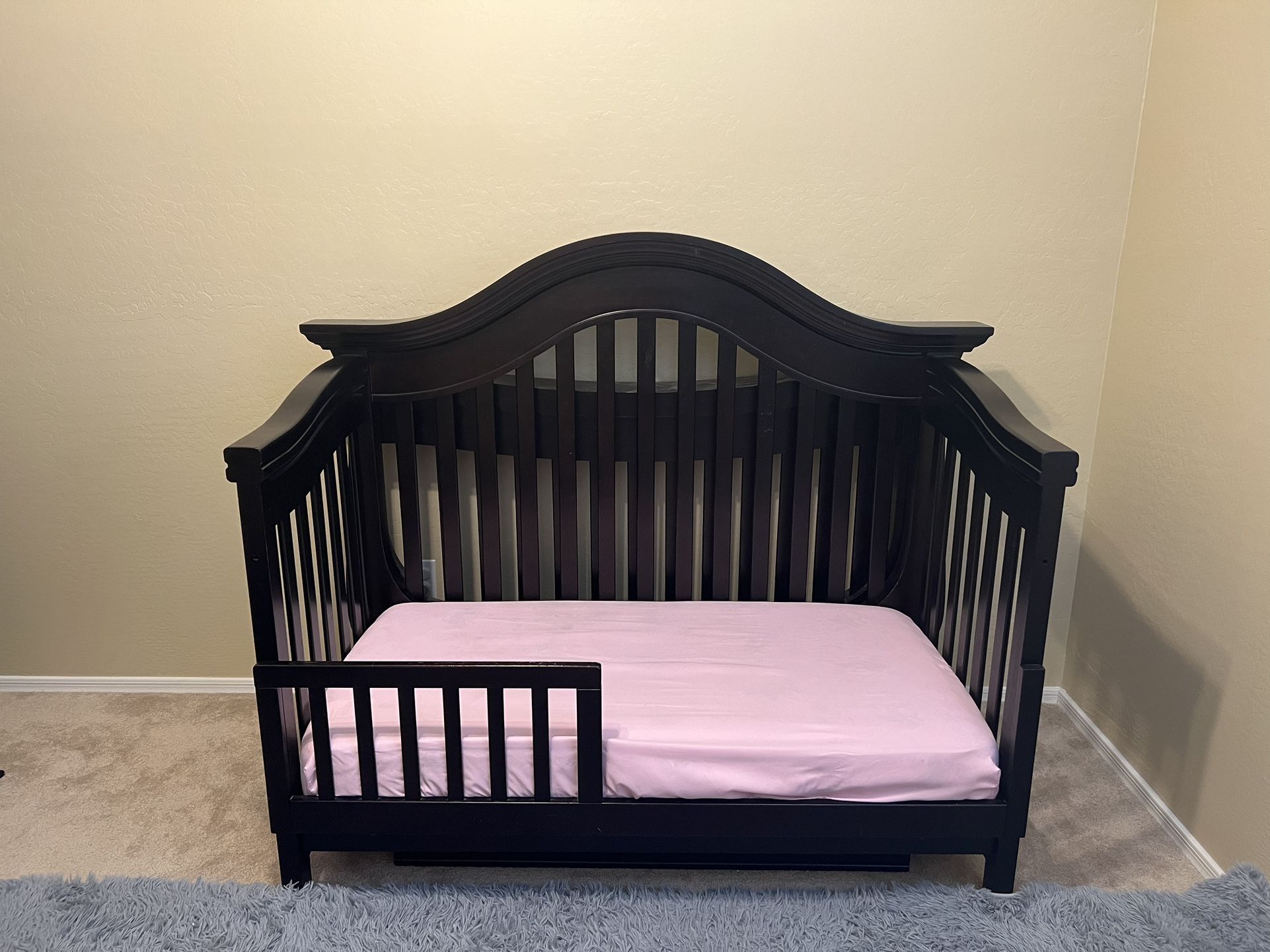 Baby Appleseed Davenport Crib/Toddler Bed