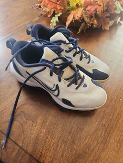 Used Nike Trout baseball cleats youth size 5