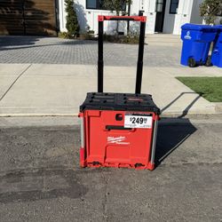 Milwaukee Rolling Drawer Tool Box 